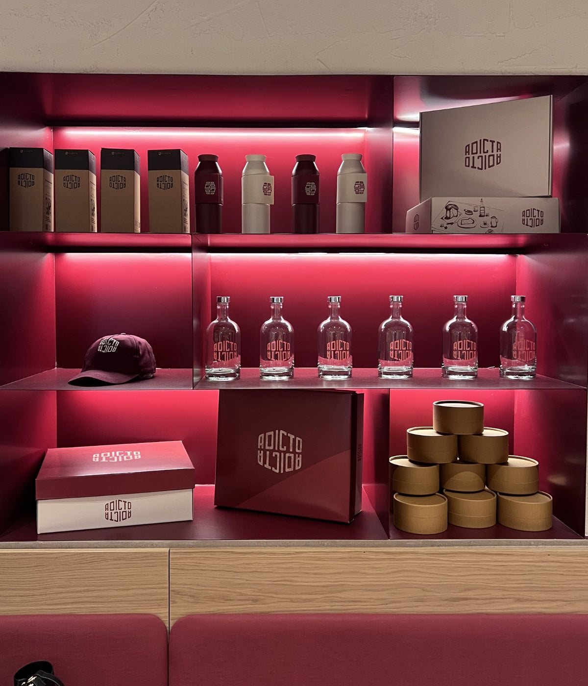 Custom color, custom logo, full personalized bottle, premium merch bottles